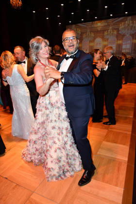 Cheryl Shepard mit Ehemann Nikolaus Okonkwo beim Leipziger Opernball 2026 in der Oper Leipzig am 24.10.2026