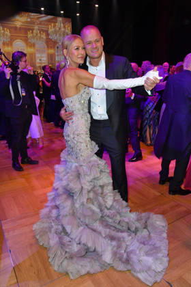 Jenny Elvers mit Sohn Paul Jolig beim Leipziger Opernball 2026 in der Oper Leipzig am 24.10.2026