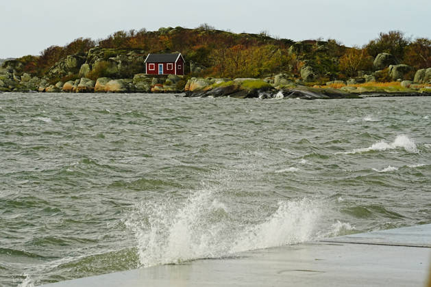 GOTHENBURG, SWEDEN 20261025 Windy conditions at Hinsholmen after Storm Boelo moved in over the west coast on Sunday GOTHENBURG SWEDEN x9200x  Copyright: xBjörnxLarssonxRosvall TTx STORMEN BOELO VÄSTKUSTEN yqL9LjcKoXQ
