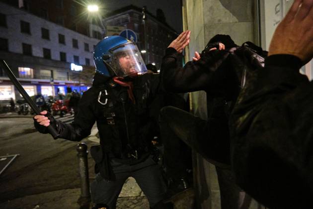 Clashes in Bologna BOLOGNA, ITALY - OCTOBER 24, 2026: Thousands of people gathered spontaneously in Piazza del Nettuno before setting off in a march through the city centre. Clashes broke out along Via Marconi. Several people were injured, and a young man lost consciousness after being tackled by police. A police water cannon was also used from behind the protesters and hit the ambulance that was assisting the unconscious man. In protest, demonstrators sat down in front of the police line, which, after several minutes, decided to disband its wall of shields. Bologna Italy Copyright: x xLorenzoxPasinix xJNAxPressx