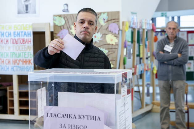 SERBIA, BELGRADE - OCTOBER 25, 2026: A man casts his ballot at a polling station during the 2026 Serbian parliamentary election. On 25 October, the Serbs went to the polls to elect members of the country s unicameral parliament, Narodna Skupshtina. Alexander Ryumin TASS  99937732