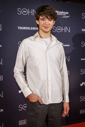 MMM DER SOHN- Schauspieler Quentin Lopes auf dem roten Teppich bei der Theater Premiere Der Sohn TOURERLEBEN Theater-Produktion im Theater Itzehoe am 24.10.2026 Schleswig-Holsten Deutschland