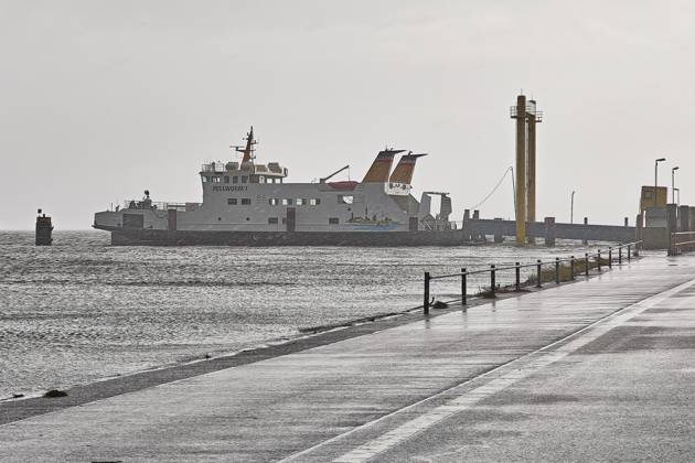 Pellworm, Schleswig-Holstein, Deutschland, 25.10.2026: Sturm an der Nordsee: Fähre Pellworm I am Tiefwasseranleger. Copyright: xdtsxNachrichtenagenturx dts_140562