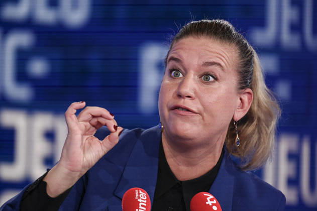 Mathilde Panot on Franc Jeu - Paris French deputy and President of La France Insoumise (LFI) parliamentary group Mathilde Panot poses for pictures for Franc Jeu on France 2 channel in Paris, France on October 25, 2026. Photo by Stephane Le Tellec ABACAPRESS.COM Paris France  Copyright: xLexTellecxStephane ABACAx