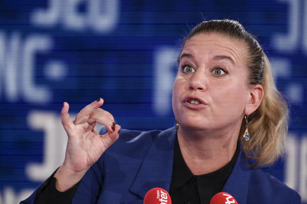 Mathilde Panot on Franc Jeu - Paris French deputy and President of La France Insoumise (LFI) parliamentary group Mathilde Panot poses for pictures for Franc Jeu on France 2 channel in Paris, France on October 25, 2026. Photo by Stephane Le Tellec ABACAPRESS.COM Paris France  Copyright: xLexTellecxStephane ABACAx