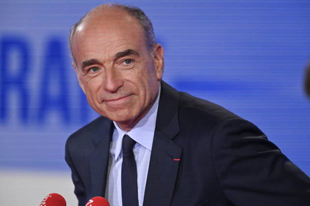 Jean François Cope on Franc Jeu - Paris Jean François Cope, Mayor of Meaux poses for pictures for Franc Jeu on France 2 channel in Paris, France on October 25, 2026. Photo by Stephane Le Tellec ABACAPRESS.COM Paris France  Copyright: xLexTellecxStephane ABACAx