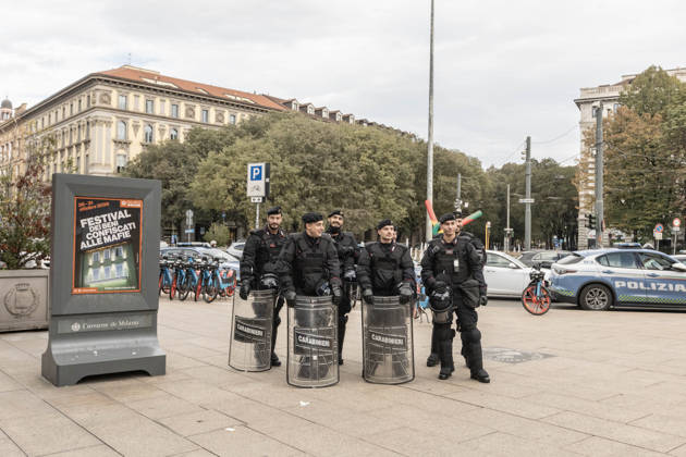 October 25, 2026, Milan, Mi, Italy: Carabinieri in riot gear at the Milan Cadorna railway station, shortly before a potential unauthorized demonstration. The event takes place the weekend following protests against the high cost of living protests that escalated into urban guerrilla warfare, resulting in the looting of shops and damage to entire streets. Milan Italy - ZUMAc276 20261025_zip_c276_003 Copyright: xAndreaxCarrubbax