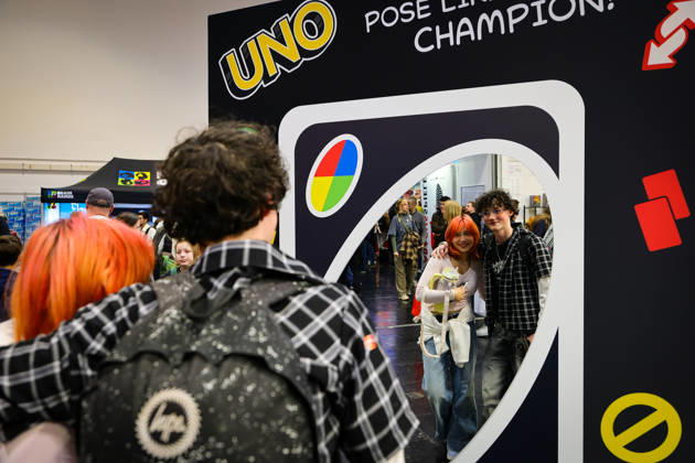 Spiel 26 Messe in Essen - Rekordbesuch am letzten Tag wie hier am Stand von Mattel UNO Essen Grugahalle Messe NRW Deutschland